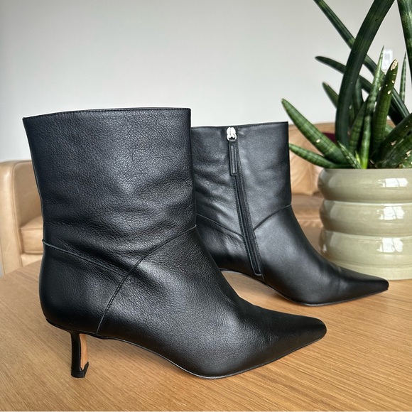 INTENTIONALLY BLANK SISSY ANKLE BOOT - BLACK - Picture 5 of 10